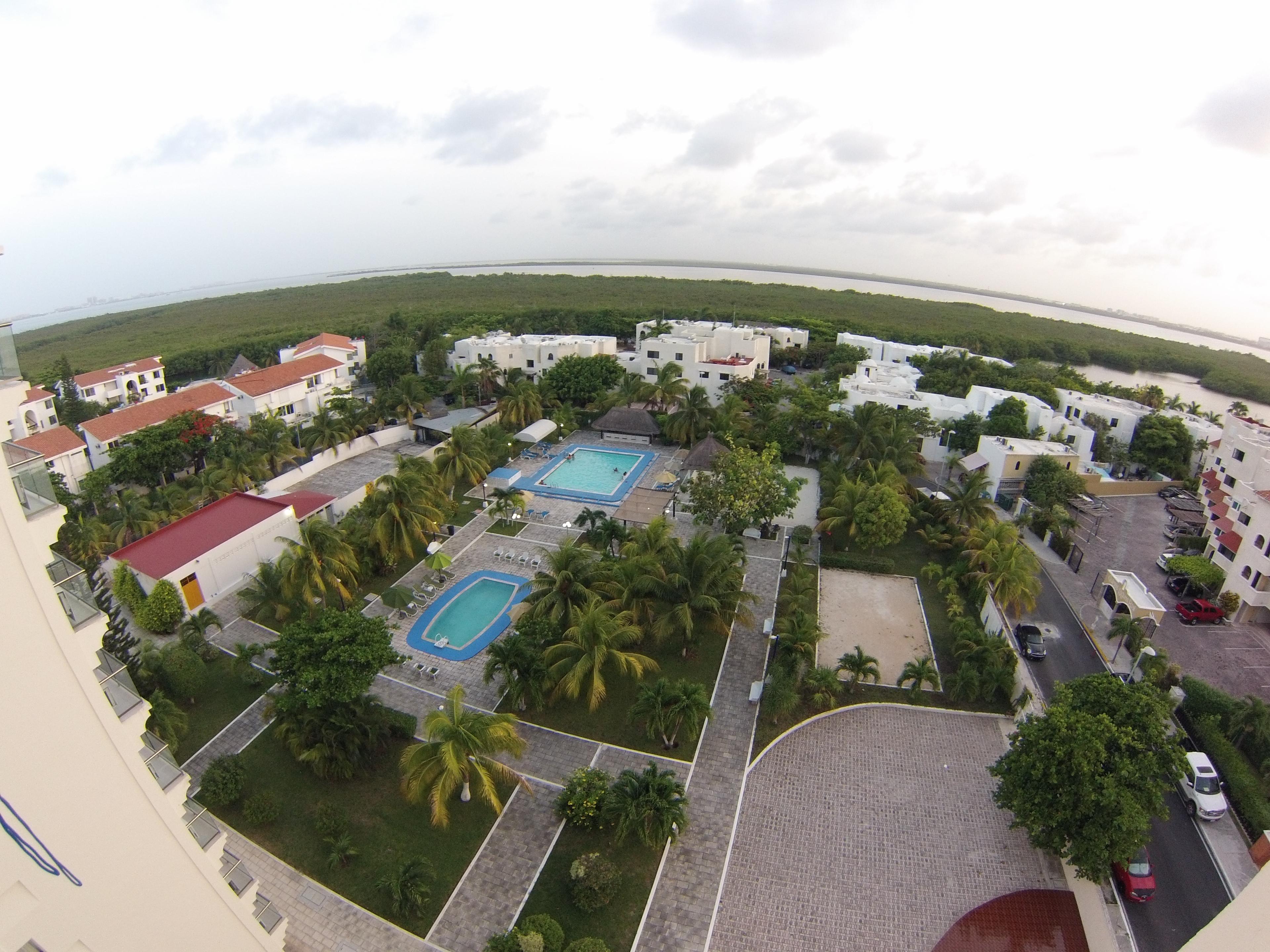 Hotel Calypso Cancun Exterior photo