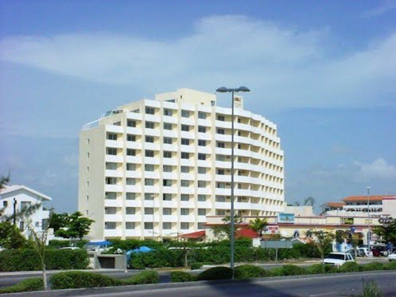 Hotel Calypso Cancun Exterior photo