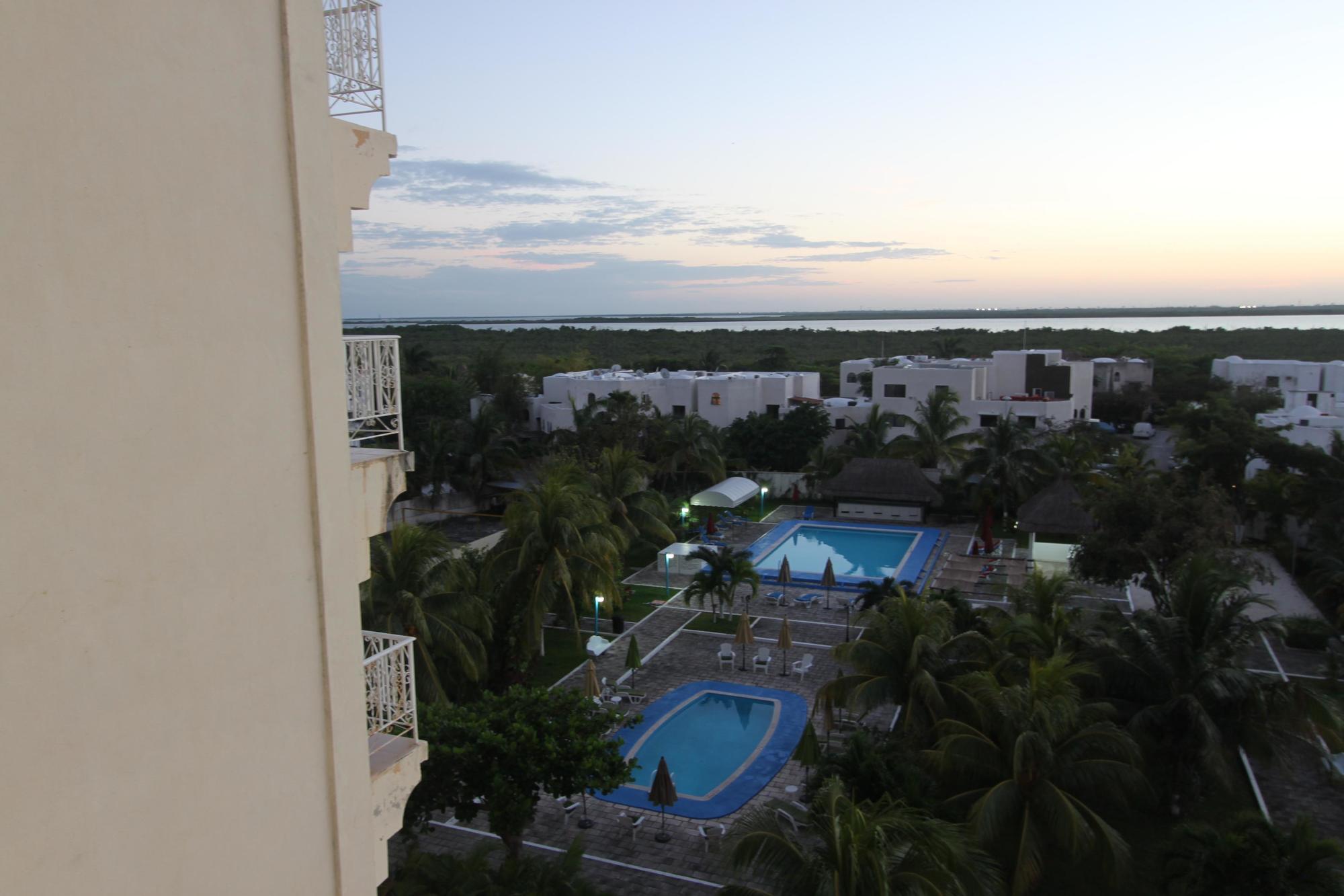 Hotel Calypso Cancun Exterior photo